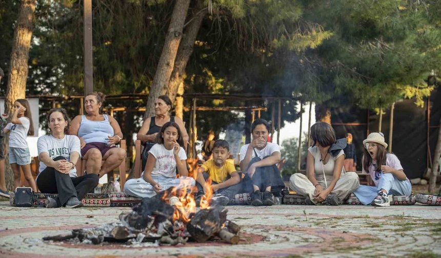Mersin'de anne ve çocuklar doğayla iç içe kamp yaptı