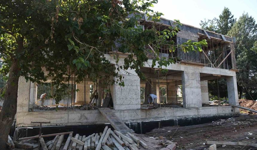 Osmaniye'de Mezarlıklar Müdürlüğü'ne modern hizmet binası