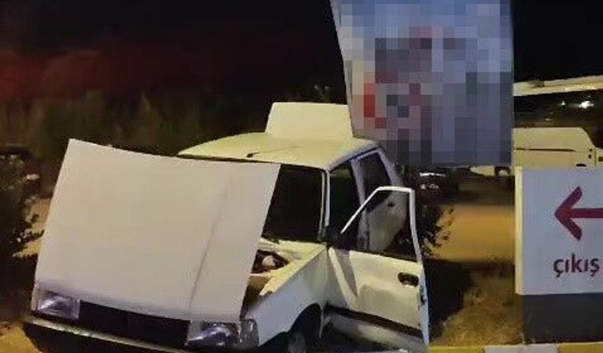 Yasak olmasına rağmen 'U' dönüşü yapmak isteyen alkollü sürücü kaza yaptı