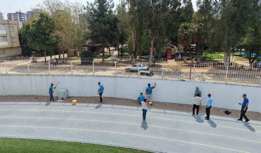 Yükümlüler eğitim ve spor alanlarını boyadı, 12 milyon TL'lik kamu yararı sağlandı